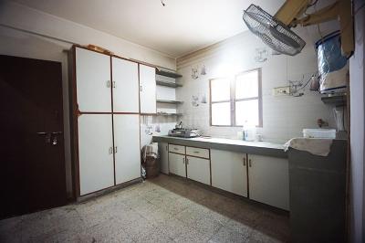 Kitchen Image of 855 Sq.ft 2 BHK Apartment / Flat for sale in Bodakdev Ahmedabad for Rs. 5400000