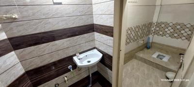 Bathroom Image of 360 Sq.ft 1 BHK Builder Floor for rent in Devendra Nagar Raipur for Rs. 9000