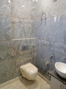 Bathroom Image of 850 Sq.ft 3 BHK Builder Floor for sale in Shalimar Bagh New Delhi for Rs. 14000000