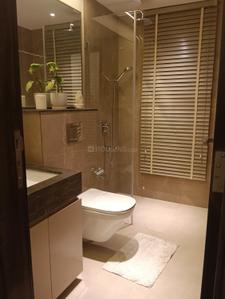 Bathroom Image of 1000 Sq.ft 3 BHK Apartment / Flat for sale in Piramal Aranya, Byculla Mumbai for Rs. 60000000