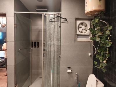 Bathroom Image of 880 Sq.ft 1 BHK Studio for sale in Paramount Golfforeste Oak &amp; Pine, Surajpur Greater Noida for Rs. 6500000