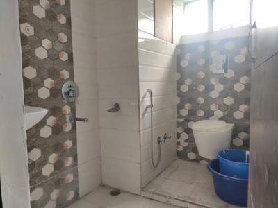 Bathroom Image of 250 Sq.ft 1 RK Apartment / Flat for sale in Vatika City , Sector 49 Gurgaon for Rs. 3400000