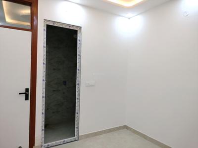 Bedroom Image of 1115 Sq.ft 4 BHK Builder Floor for sale in Raju Parak Extension New Delhi for Rs. 11100000