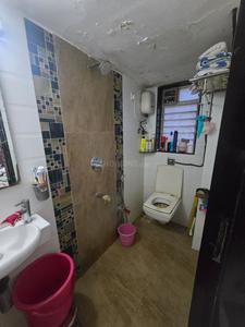 Bathroom Image of 525 Sq.ft 1 BHK Apartment / Flat for rent in Kandivali East Mumbai for Rs. 35000