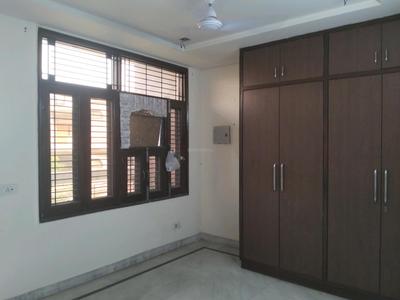 Bedroom Image of 1000 Sq.ft 2 BHK Builder Floor for rent in Ramesh Nagar New Delhi for Rs. 30000