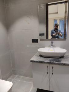 Bathroom Image of 1800 Sq.ft 3 BHK Apartment / Flat for rent in Neb Sarai New Delhi for Rs. 40000
