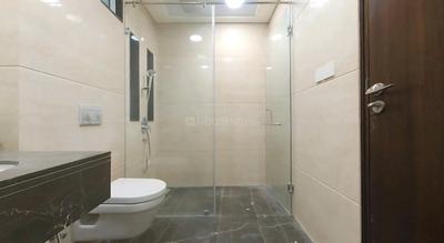 Bathroom Image of 2200 Sq.ft 3 BHK Apartment / Flat for rent in Lokhandwala Minerva, Worli Mumbai for Rs. 375000