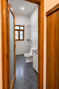 Image of 6500 Sq.ft 6 BHK Villa for rent in Gomti Nagar, Lucknow for Rs. 150000