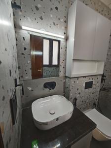 Bathroom Image of 700 Sq.ft 1 BHK Builder Floor for rent in Sector 122 Noida for Rs. 27000