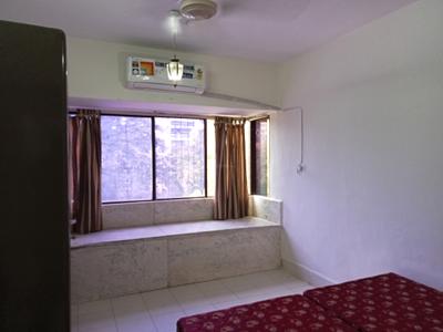 Bedroom Image of 1000 Sq.ft 2 BHK Apartment / Flat for rent in Neelambar Apartments, Pali Hill Mumbai for Rs. 125000