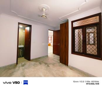 Bedroom Image of 1150 Sq.ft 3 BHK Apartment / Flat for sale in Saket New Delhi for Rs. 7200000