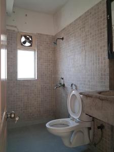 Common Bathroom Image of 1069 Sq.ft 2.5 BHK Apartment / Flat for sale in Paras Tierea, Sector 137 Noida for Rs. 9000000