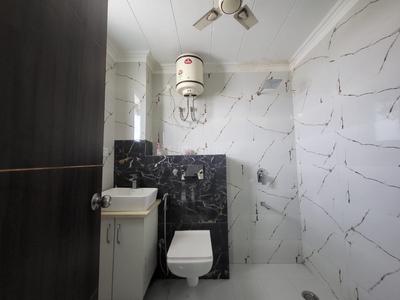 Bathroom Image of 1200 Sq.ft 2 BHK Apartment / Flat for sale in AWHO Sispal Vihar, Sector 49 Gurgaon for Rs. 17500000