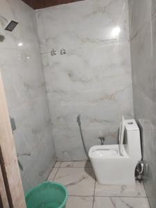 Bathroom Image of 1200 Sq.ft 3 BHK Independent House for rent in Chinhat Lucknow for Rs. 6000