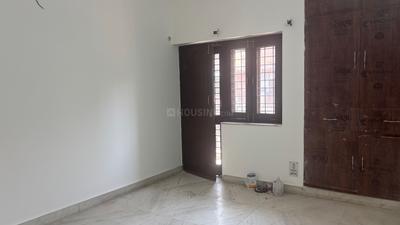 Bedroom Image of 1100 Sq.ft 2 BHK Apartment / Flat for rent in DDA Flats Sarita Vihar, Sarita Vihar New Delhi for Rs. 45000
