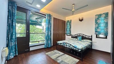 Bedroom Image of 2500 Sq.ft 3 BHK Builder Floor for rent in Safdarjung Enclave New Delhi for Rs. 170000