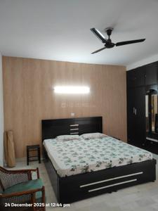 Bedroom Image of 2150 Sq.ft 3 BHK Builder Floor for rent in Sector 15A Noida for Rs. 75000