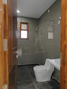 Common Bathroom Image of 1800 Sq.ft 3 BHK Builder Floor for sale in Vaishali Ghaziabad for Rs. 17300000