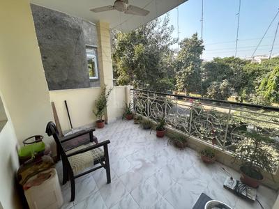 Balcony Image of 1200 Sq.ft 3 BHK Apartment / Flat for sale in CGHS Navyug Apartments, Vikaspuri New Delhi for Rs. 17000000
