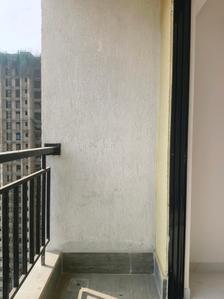 Living Room Image of 658 Sq.ft 1 BHK Apartment / Flat for sale in Runwal Gardens Phase 3 Bldg No 29 30, Dombivli East Thane for Rs. 4800000