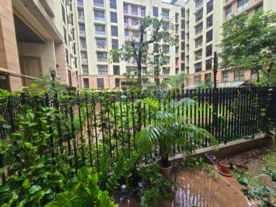 Balcony Image of 1200 Sq.ft 2 BHK Apartment / Flat for sale in Lodha Sterling, Thane West Thane for Rs. 21000000