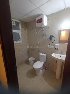 Bathroom Image of 1600 Sq.ft 3 BHK Apartment / Flat for rent in Omaxe Hazratganj Residency, Arjunganj Lucknow for Rs. 46000