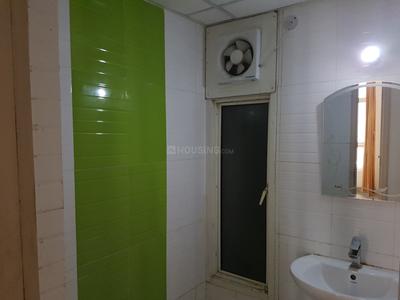 Bathroom Image of 1150 Sq.ft 3 BHK Apartment / Flat for rent in Sector 11 Noida for Rs. 38000