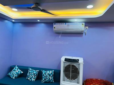 Hall Image of 900 Sq.ft 2 BHK Apartment / Flat for rent in Picnic Garden Kolkata for Rs. 27000