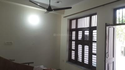 Living Room Image of 1915 Sq.ft 2 BHK Builder Floor for rent in Sector 10 Gurgaon for Rs. 26000