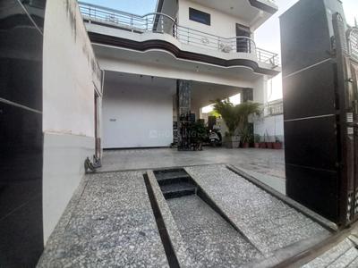 Balcony Image of 2200 Sq.ft 3 BHK Builder Floor for rent in Radhakishan Pura Sikar for Rs. 9000