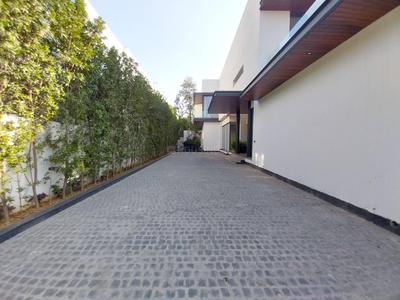 Balcony Image of 43560 Sq.ft 5 BHK Farm House for sale in DLF Farms New Delhi for Rs. 370000000