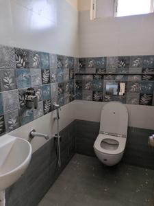Common Bathroom Image of 1450 Sq.ft 3 BHK Apartment / Flat for sale in Kondapur Hyderabad for Rs. 11000000