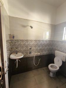 Bathroom Image of 200 Sq.ft 1 RK Independent House for rent in Laxmi Sagar Bhubaneswar for Rs. 5500
