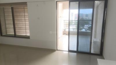 Living Room Image of 1100 Sq.ft 2 BHK Apartment / Flat for rent in Kumar Kruti, Kalyani Nagar Pune for Rs. 42000