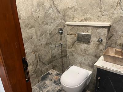 Bathroom Image of 1000 Sq.ft 3 BHK Builder Floor for sale in Janakpuri New Delhi for Rs. 13500000