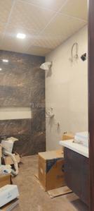 Bathroom Image of 950 Sq.ft 1 BHK Builder Floor for rent in Sector 43 Noida for Rs. 35000