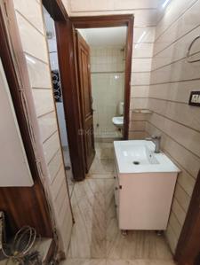 Image of 750 Sq.ft 2 BHK Apartment / Flat for sale in Vasant Enclave, Vasant Vihar, New Delhi for Rs. 16500000