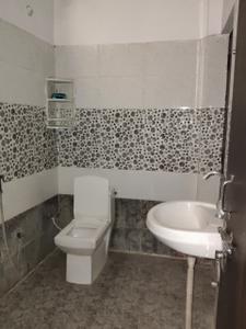 Bathroom Image of 1000 Sq.ft 2 BHK Builder Floor for rent in Kamta Lucknow for Rs. 9500