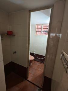 Bathroom Image of 950 Sq.ft 2 BHK Independent House for rent in Rajajinagar Bengaluru for Rs. 30000