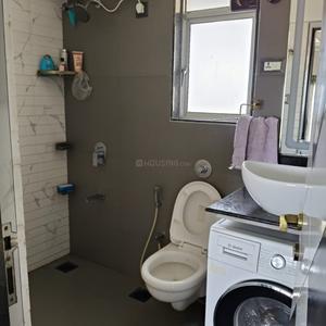 Bathroom Image of 1133 Sq.ft 3 BHK Apartment / Flat for rent in UK Sangfroid, Andheri West Mumbai for Rs. 120000