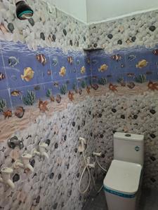 Bathroom Image of 150 Sq.ft 2 BHK Independent House for rent in Radha Valley Mathura for Rs. 12000