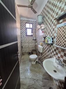 Bathroom Image of 1000 Sq.ft 3 BHK Builder Floor for sale in Ramesh Nagar New Delhi for Rs. 12500000
