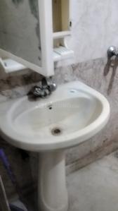 Bathroom Image of 900 Sq.ft 3 BHK Builder Floor for sale in Laxmi Nagar New Delhi for Rs. 5500000
