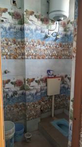 Bathroom Image of 600 Sq.ft 2 BHK Independent House for rent in Arya Nagar Bahadurgarh for Rs. 8000