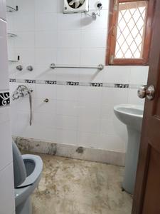 Common Bathroom Image of 2000 Sq.ft 3 BHK Apartment / Flat for sale in DDA Flats Vasant Kunj, Vasant Kunj New Delhi for Rs. 48000000