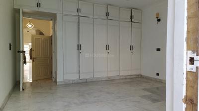 Bedroom Image of 2200 Sq.ft 3 BHK Builder Floor for rent in Greater Kailash II New Delhi for Rs. 110000