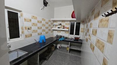 Kitchen Image of 950 Sq.ft 2 BHK Independent House for rent in Gola Road Patna for Rs. 8500