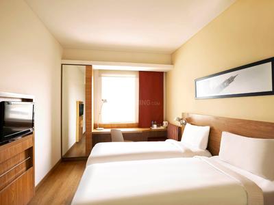 Bedroom Image of 7200 Sq.ft 8 BHK Apartment / Flat for sale in Sunteck Signia Pearl, Bandra East Mumbai for Rs. 500000000