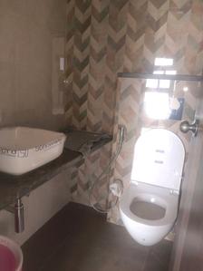 Common Bathroom Image of 630 Sq.ft 2 BHK Apartment / Flat for sale in Kandivali West Mumbai for Rs. 14000000