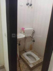 Bathroom Image of 900 Sq.ft 2 BHK Independent House for rent in Vaishali Ghaziabad for Rs. 24000